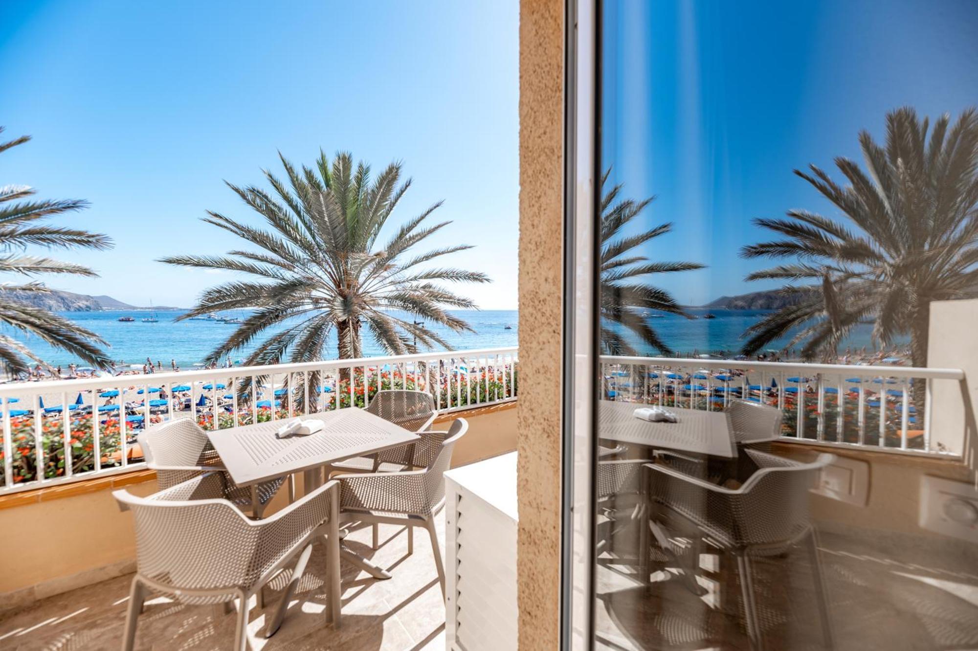 One-Bedroom Superior Apartment with Sea View